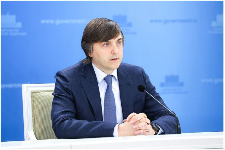 Брифинг Министра просвещения РФ Сергея Кравцова по итогам 2024/25 учебного года.